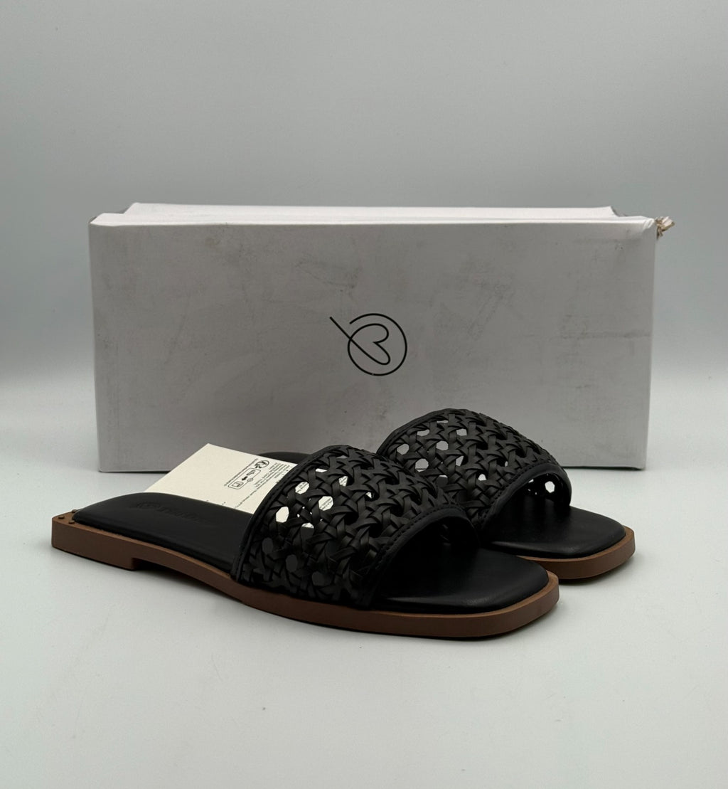 New The Drop Oslo One Band Sandals Women's 5 Black Leather Slip-On Flat Beach