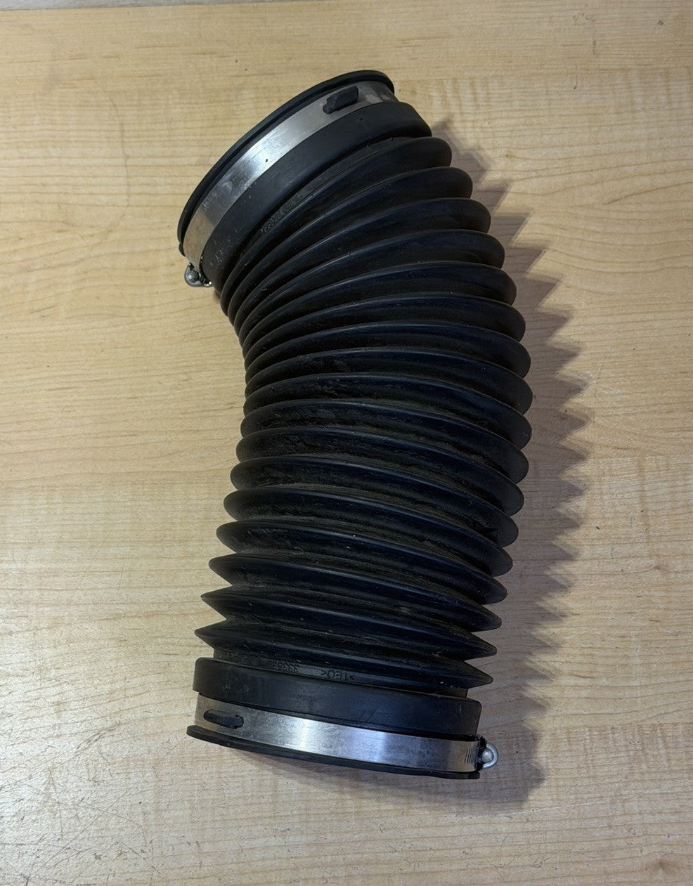 11-16 Town & Country 11-20 Grand Caravan Air intake Cleaner Hose Duct Tube Assy