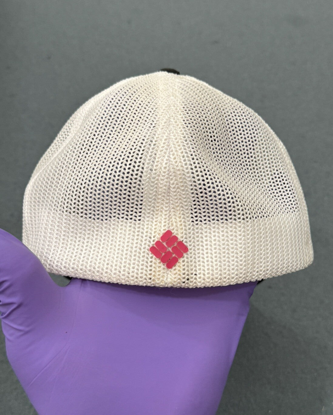 Columbia Unisex Small/Medium Black & White hat With Pink Logo Breast Cancer C1