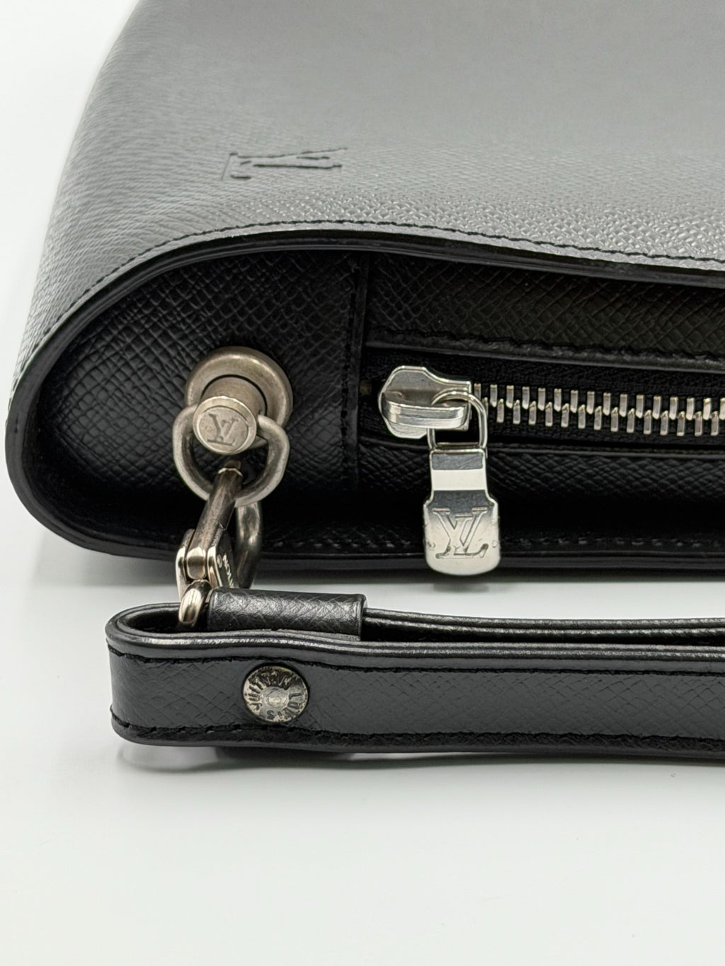 Authentic Louis Vuitton Taiga Baikal Clutch Bag Women Black Logo Genuine Leather