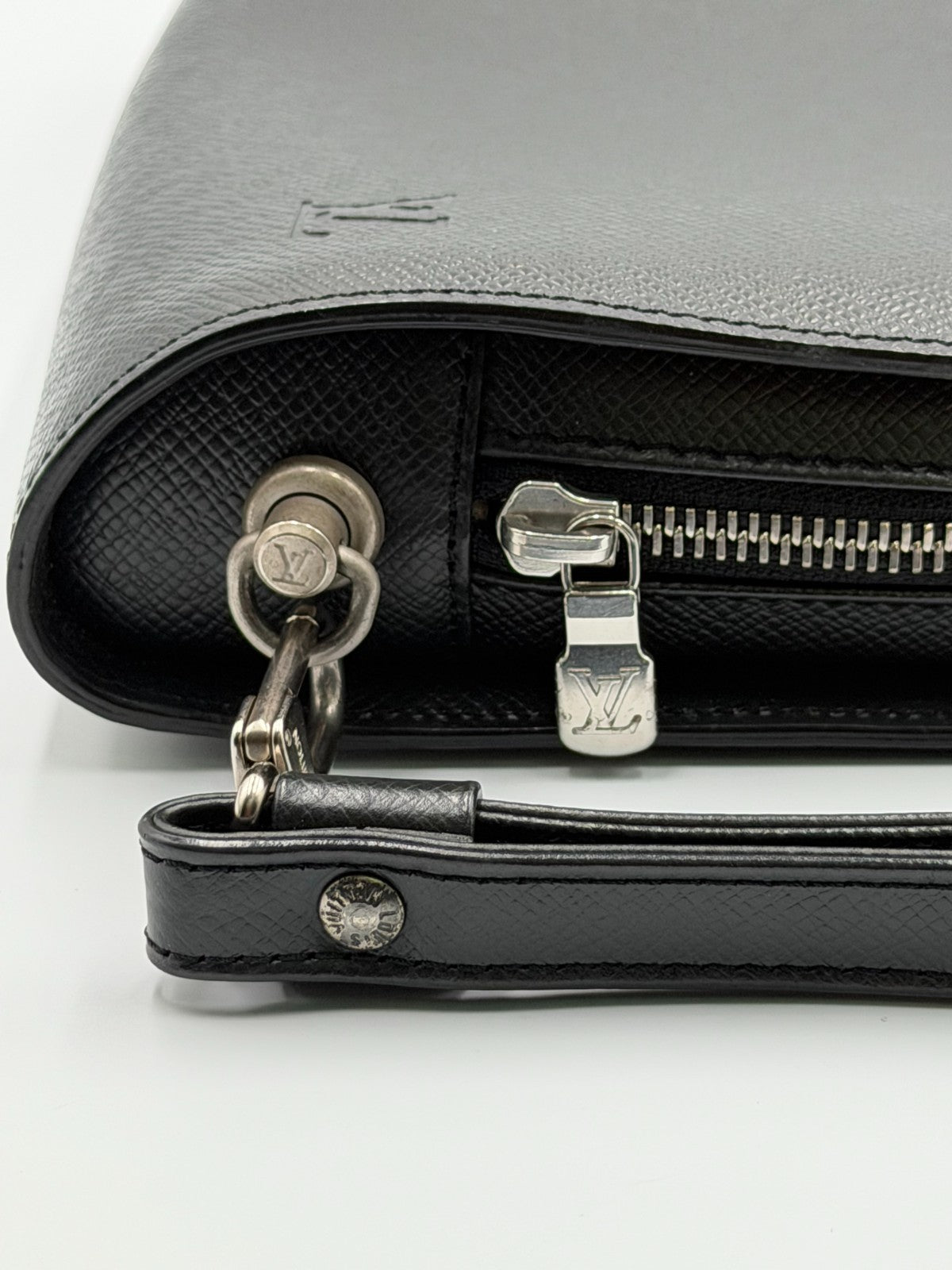 Authentic Louis Vuitton Taiga Baikal Clutch Bag Women Black Logo Genuine Leather