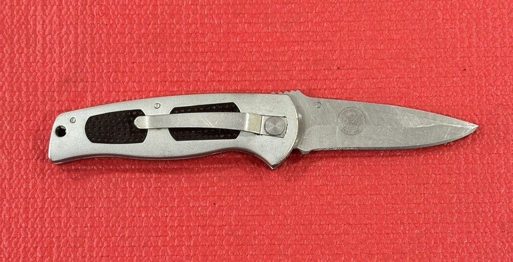 Smith & Wesson S.W.A.T. 1st Millennium Run Folding Pocket Knife Silver VTG