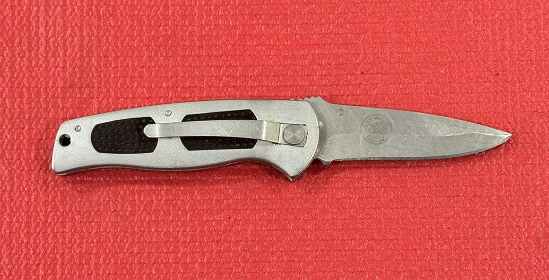 Smith & Wesson S.W.A.T. 1st Millennium Run Folding Pocket Knife Silver VTG