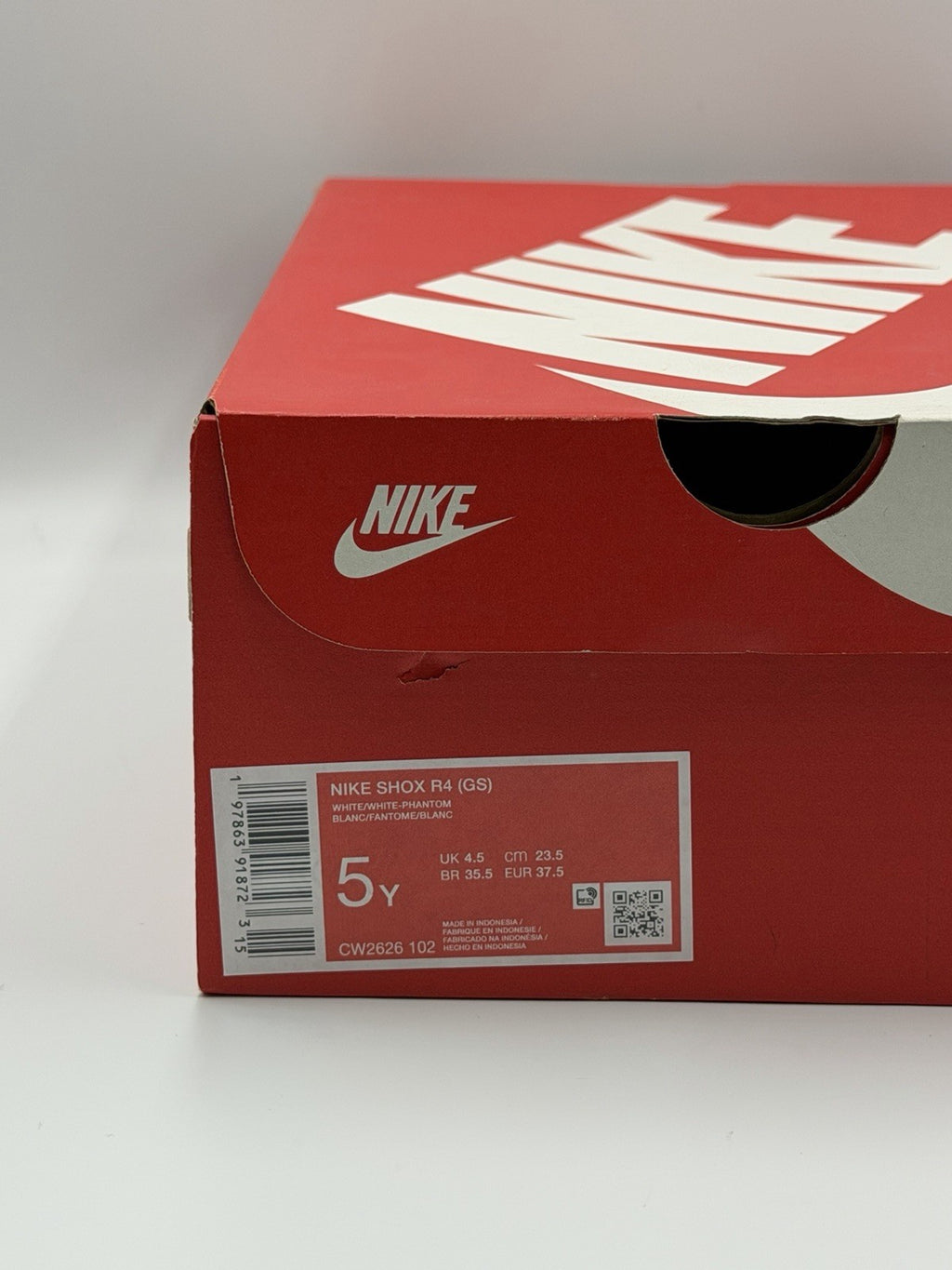Nike Shox R4 GS Size 5Y Women's 6.5 White Phantom Picante Red Shoes CW2626-102