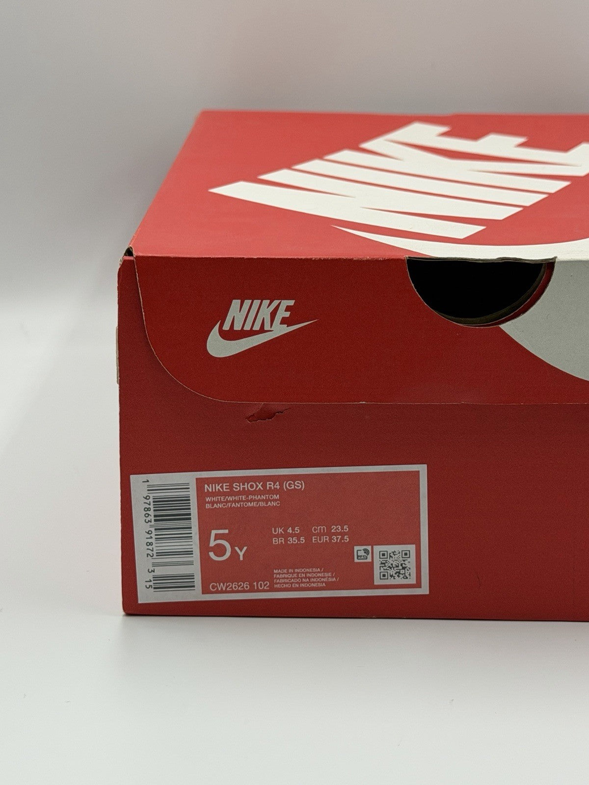 Nike Shox R4 GS Size 5Y Women's 6.5 White Phantom Picante Red Shoes CW2626-102