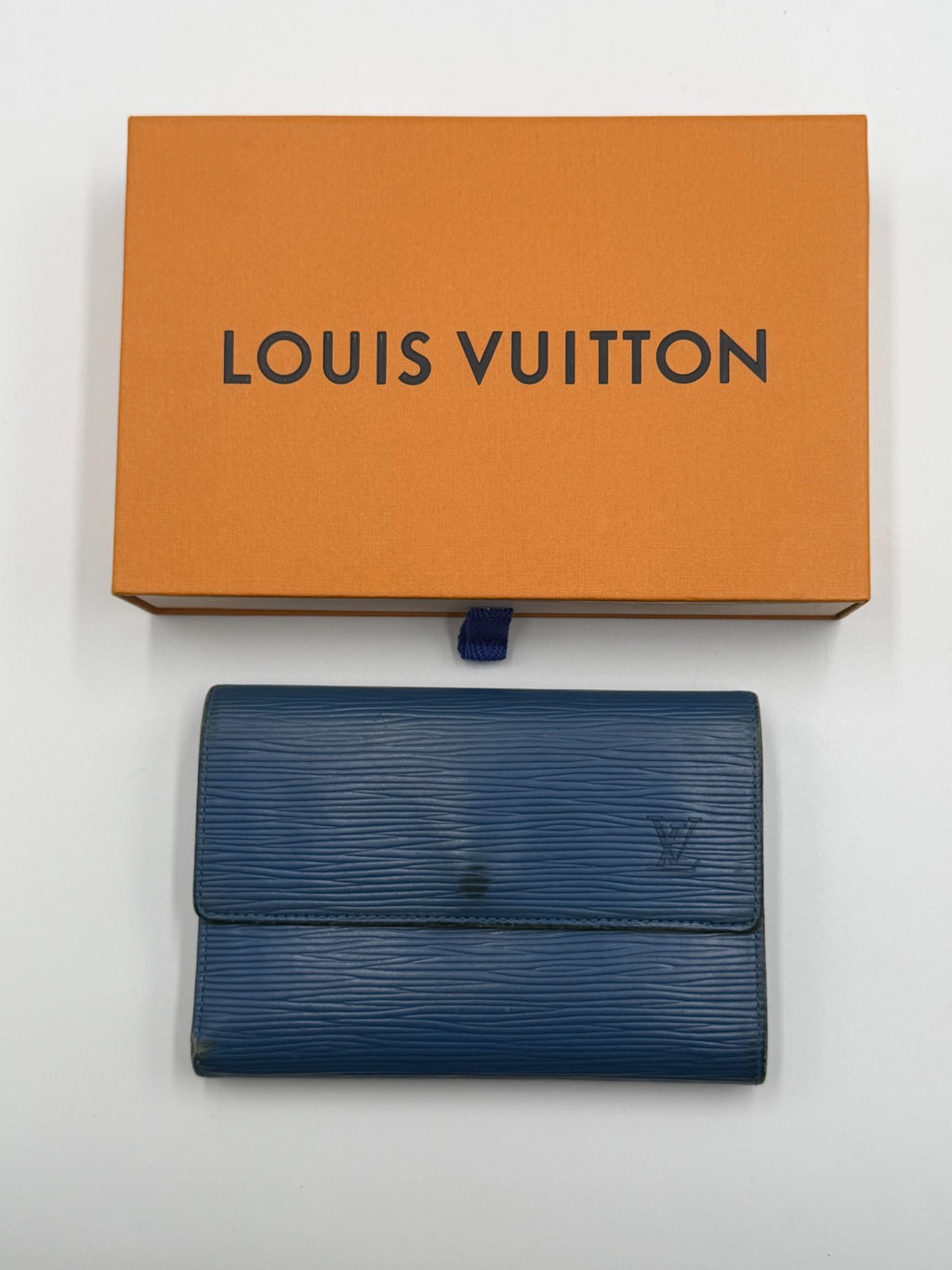 Louis Vuitton Blue Epi Leather Large Trifold Wallet Women's Inner Pockets