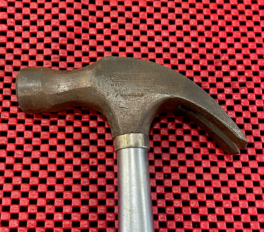 Vintage STANLEY H 1-1/2 16oz. Carpenters Claw Hammer  N4