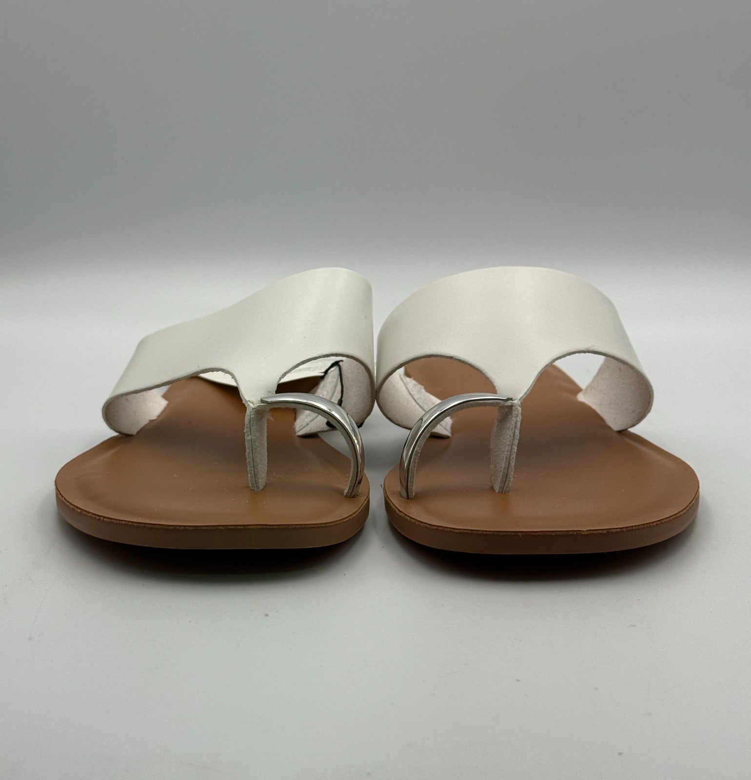 New The Drop Camilla Wide Thong Sandal Women 11 White Leather Slip-On Flat Beach