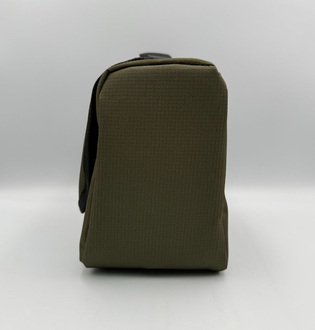 NWT Champion Defender Hanging Toiletry Bag Chive Green Travel Wash Kit Case