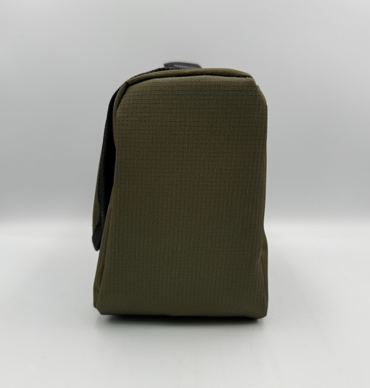 NWT Champion Defender Hanging Toiletry Bag Chive Green Travel Wash Kit Case