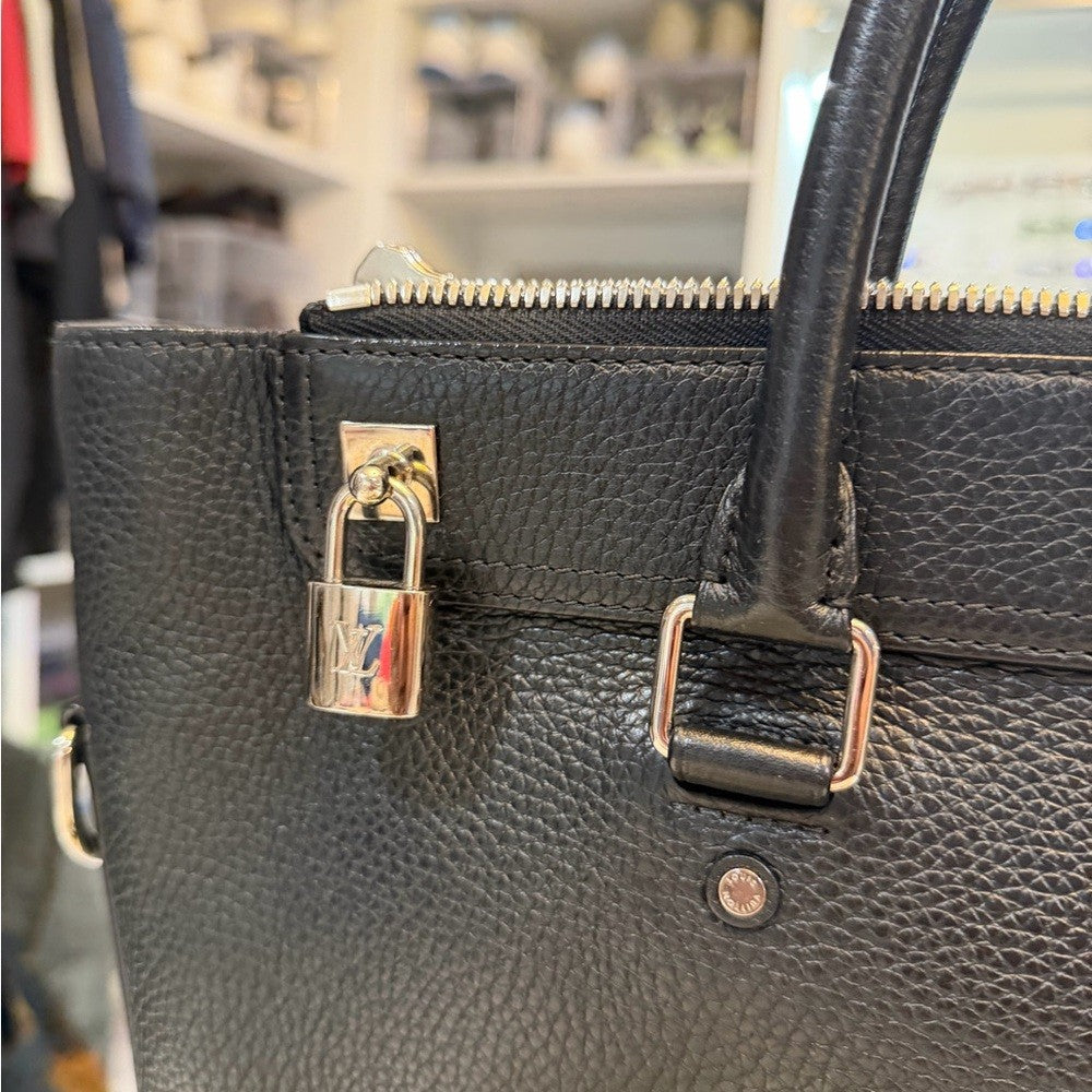 Louis Vuitton M94476 Greenwich Tote Bag in black Taurillon leather