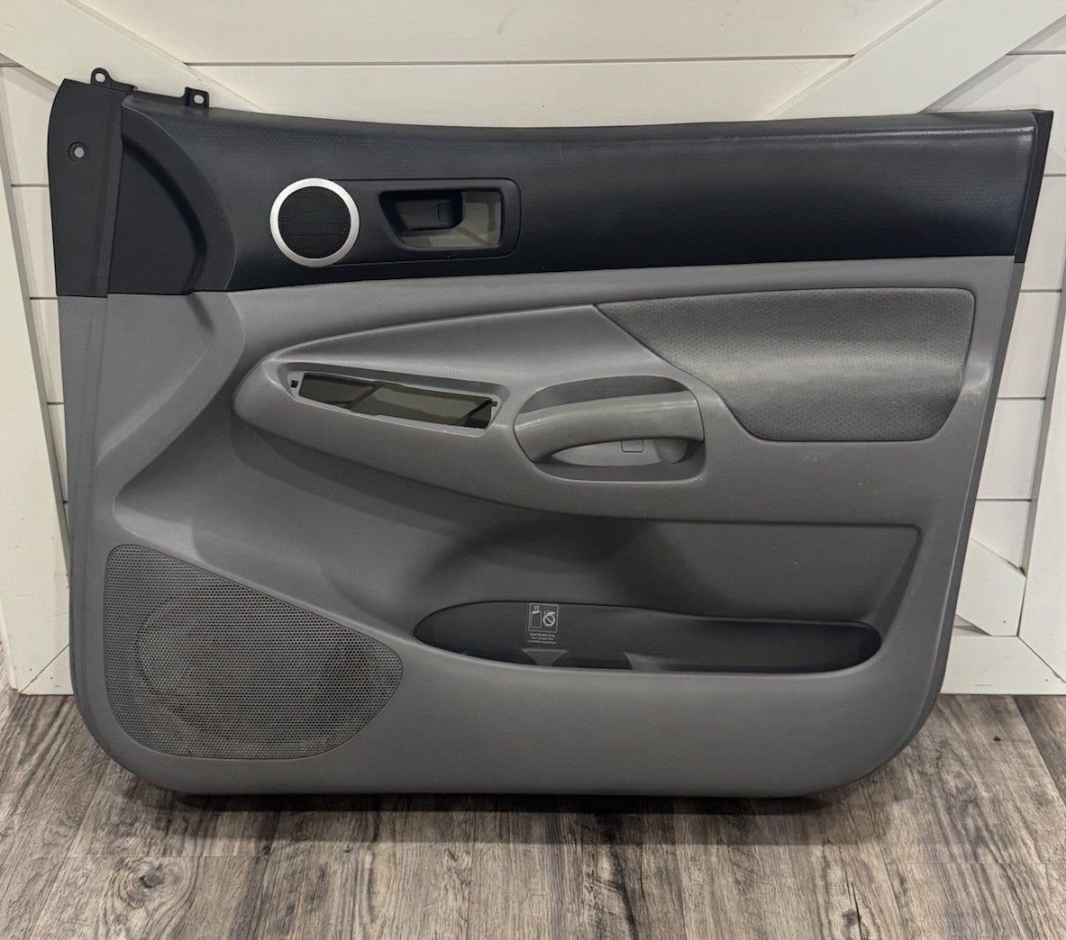 05-11 Toyota Tacoma Front Door Panel Passenger Side Access Cab RH OEM Black/Gray
