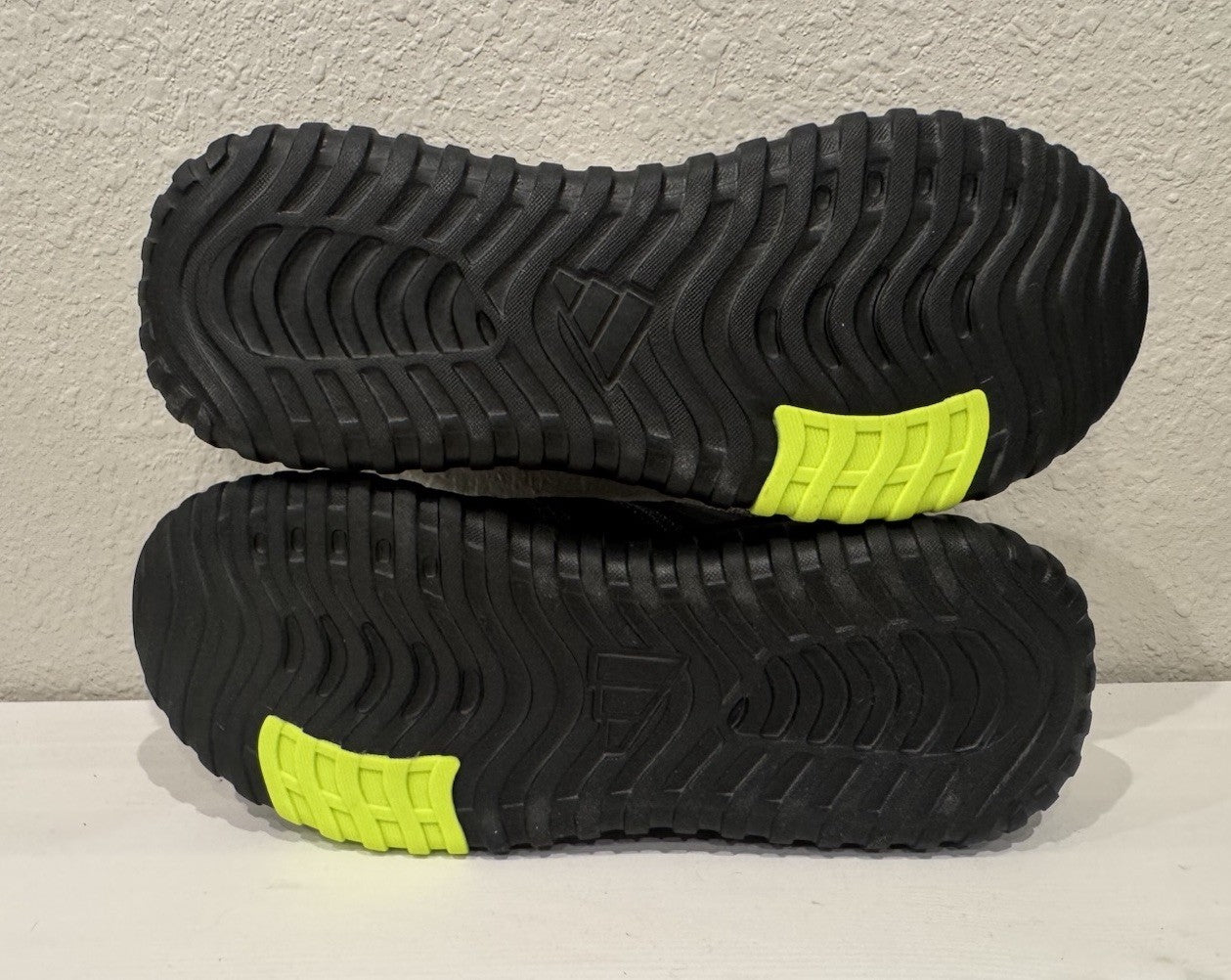 NEW Adidas Kaptir 4.0 Women’s Sneakers Size 6.5 Cloudfoam Black + Green NWB