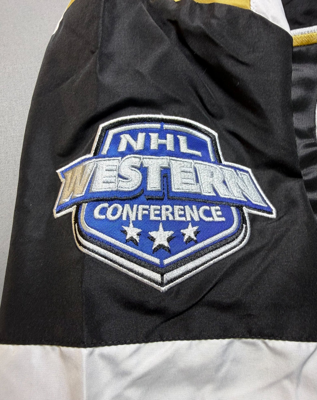 NHL Las Vegas Golden Knights Officially-Licensed Jersey Men's Medium Black/Gold