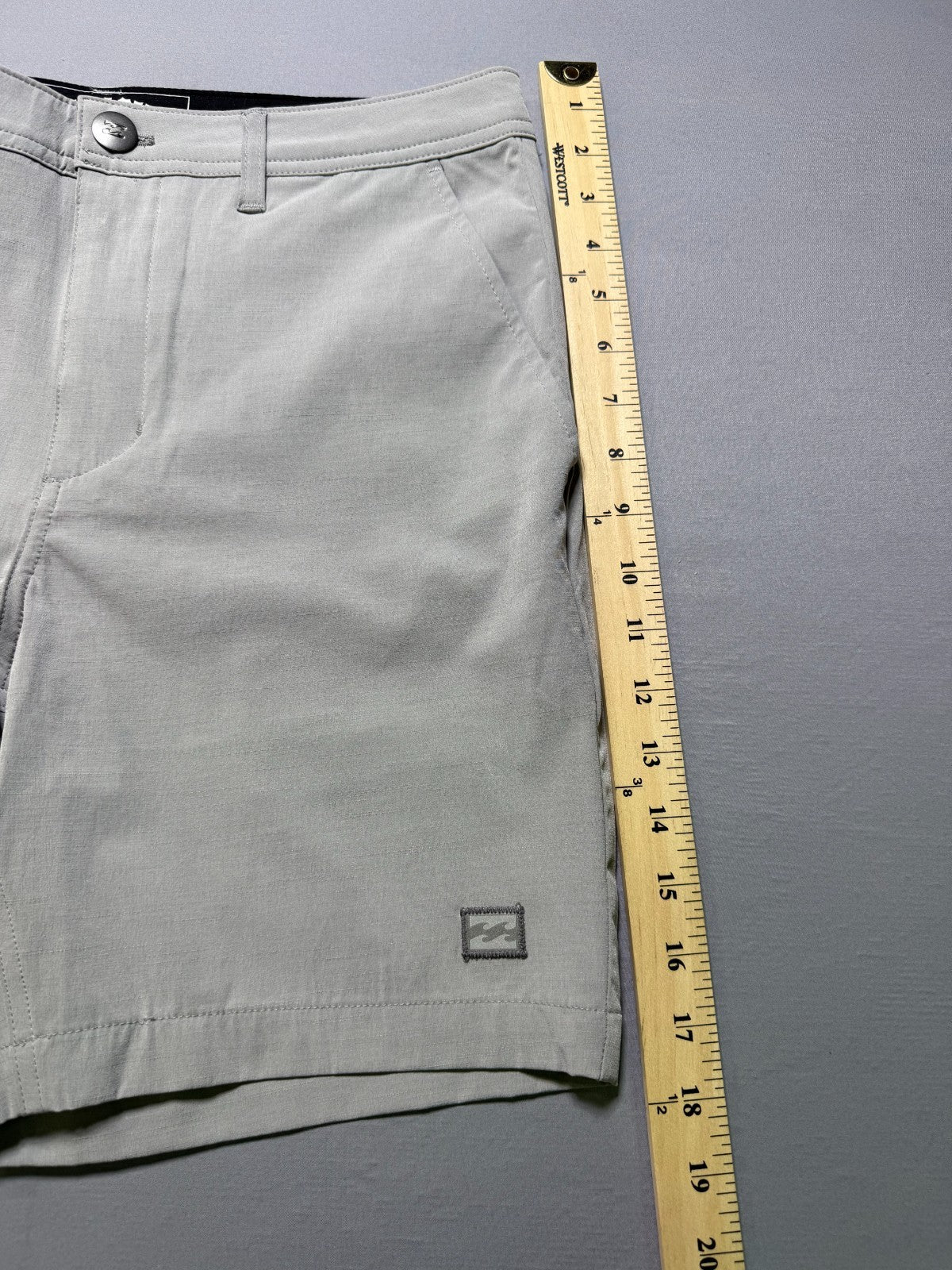 NWT Billabong Hybrid Golf Short Men's Size 30 Light Grey Stretch Performance 18"