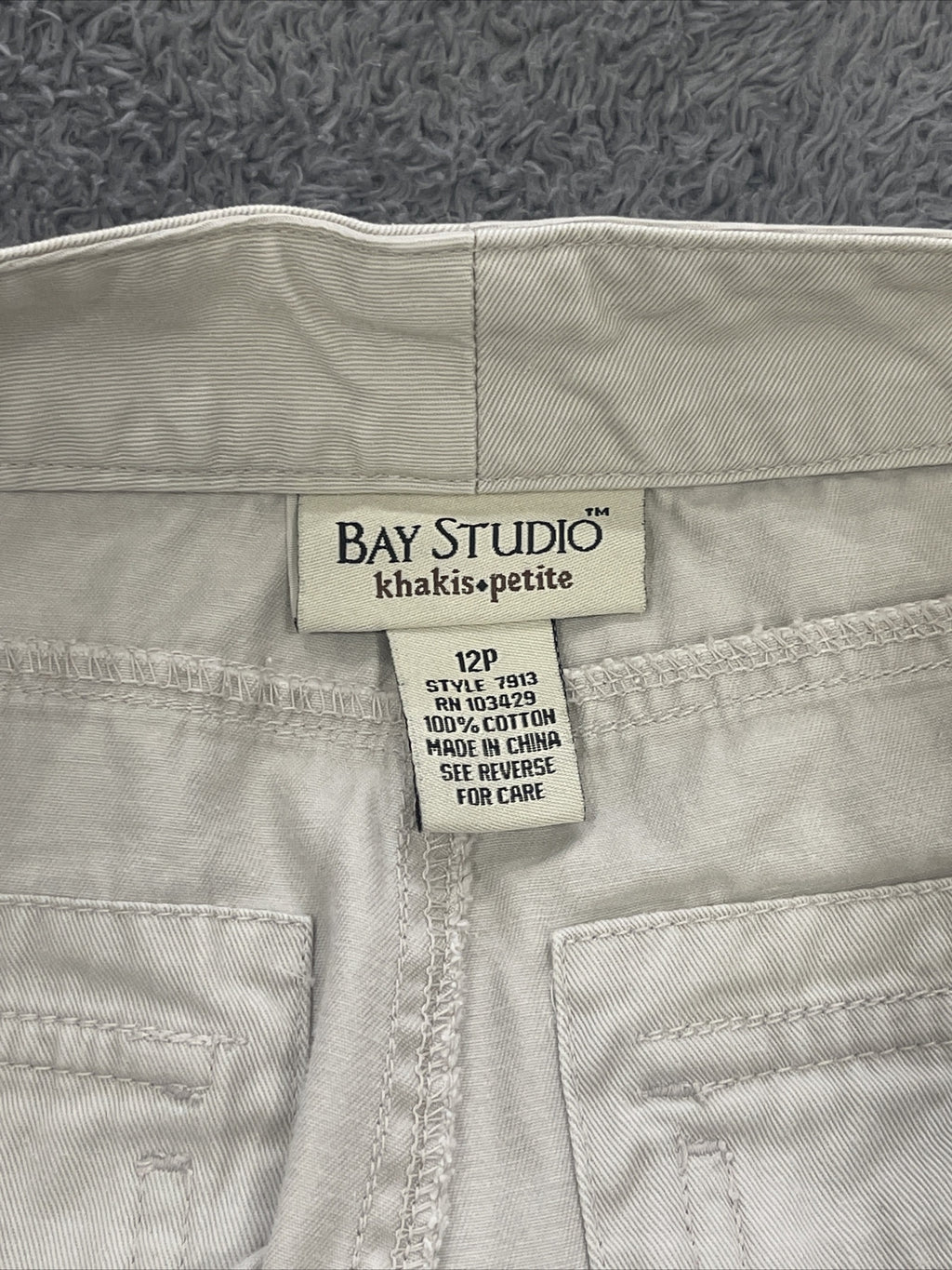 BAY STUDIO KHAKIS PETITE SIZE 12P WOMENS CAPRI SHORTS CARGO COTTON