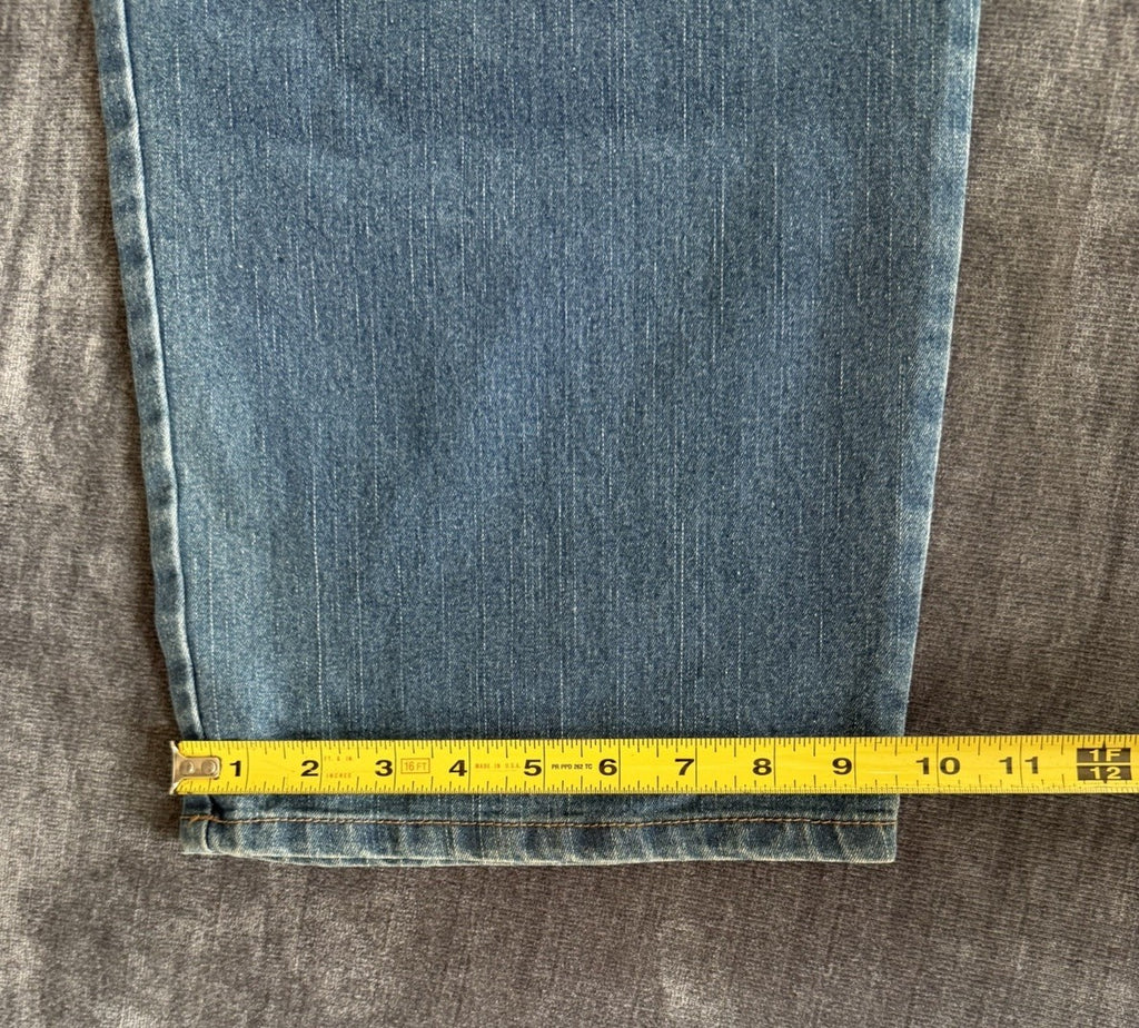 Basic Editions Jeans Womens 26W  AVG Blue Denim  Classic Fit Stretch Straight
