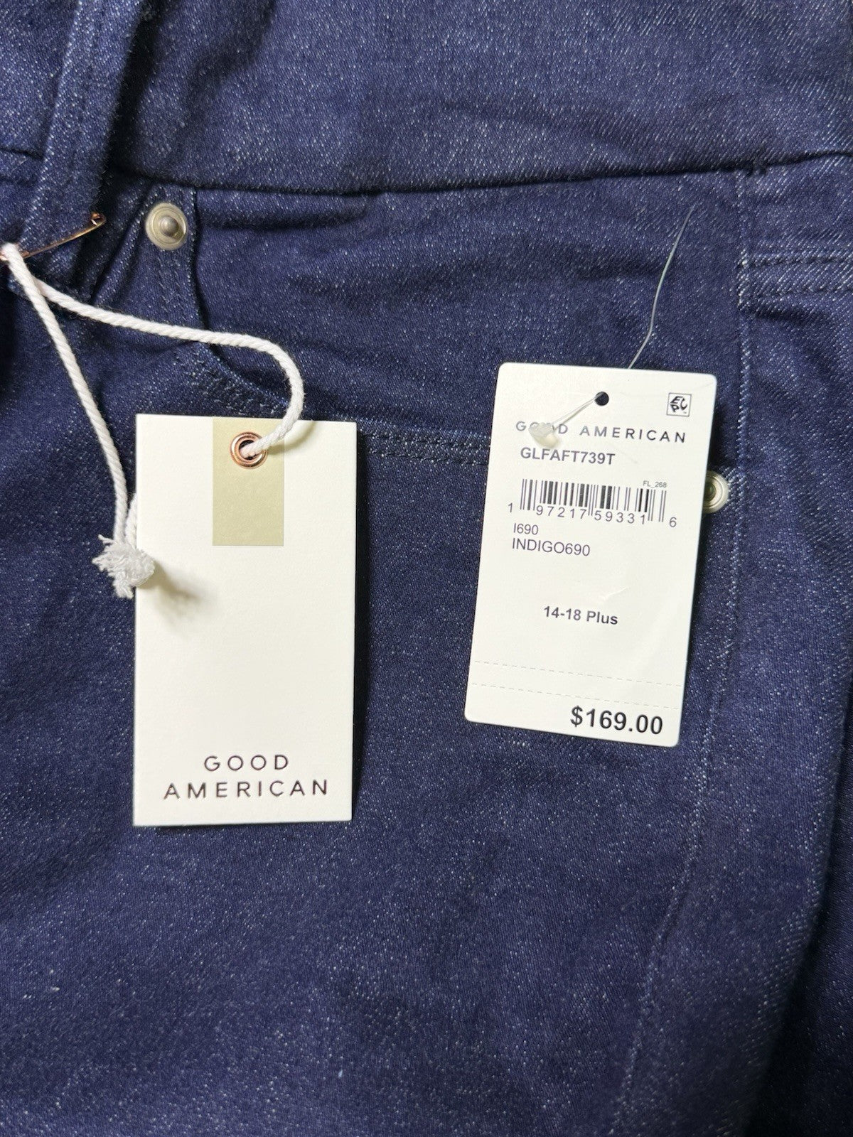 Good American Jeans Size 14-18 Mid-Rise Skinny fit With Flared color INDIGO. NWT