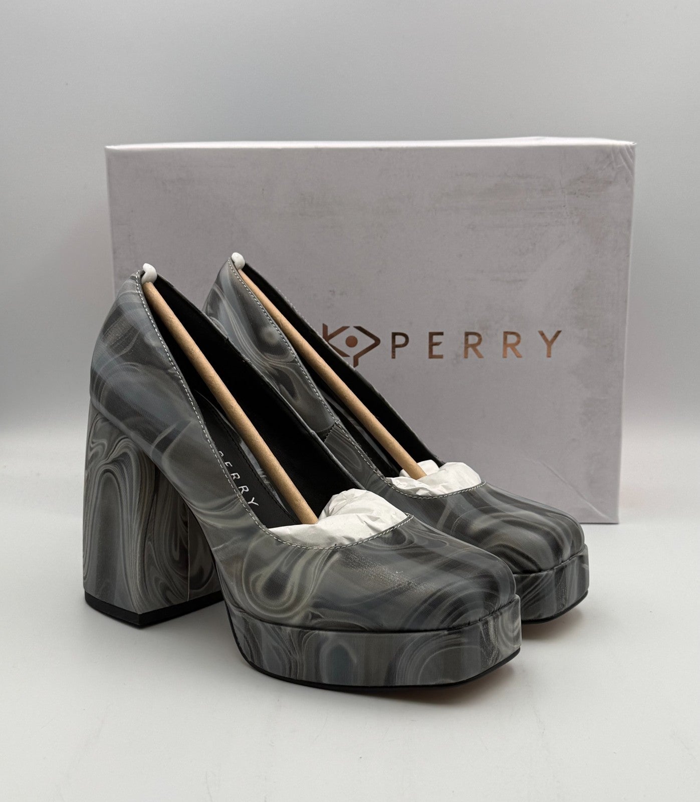 NEW Katy Perry The Uplift Platform Pumps Womens 6M Black Multi Holographic Swirl