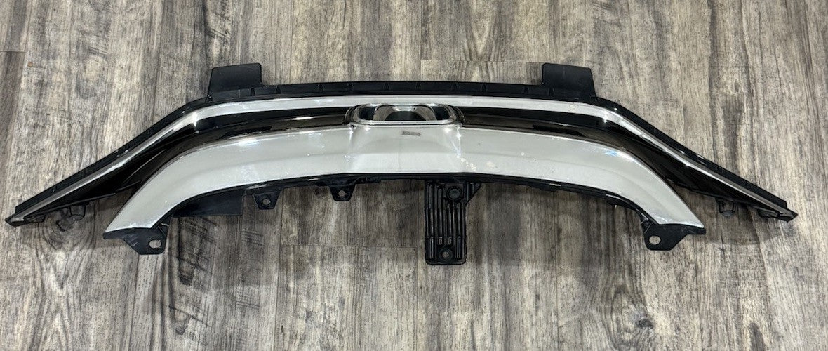 2018-2020 Honda Fit Front Bumper Grille Grill Chrome  OEM Genuine