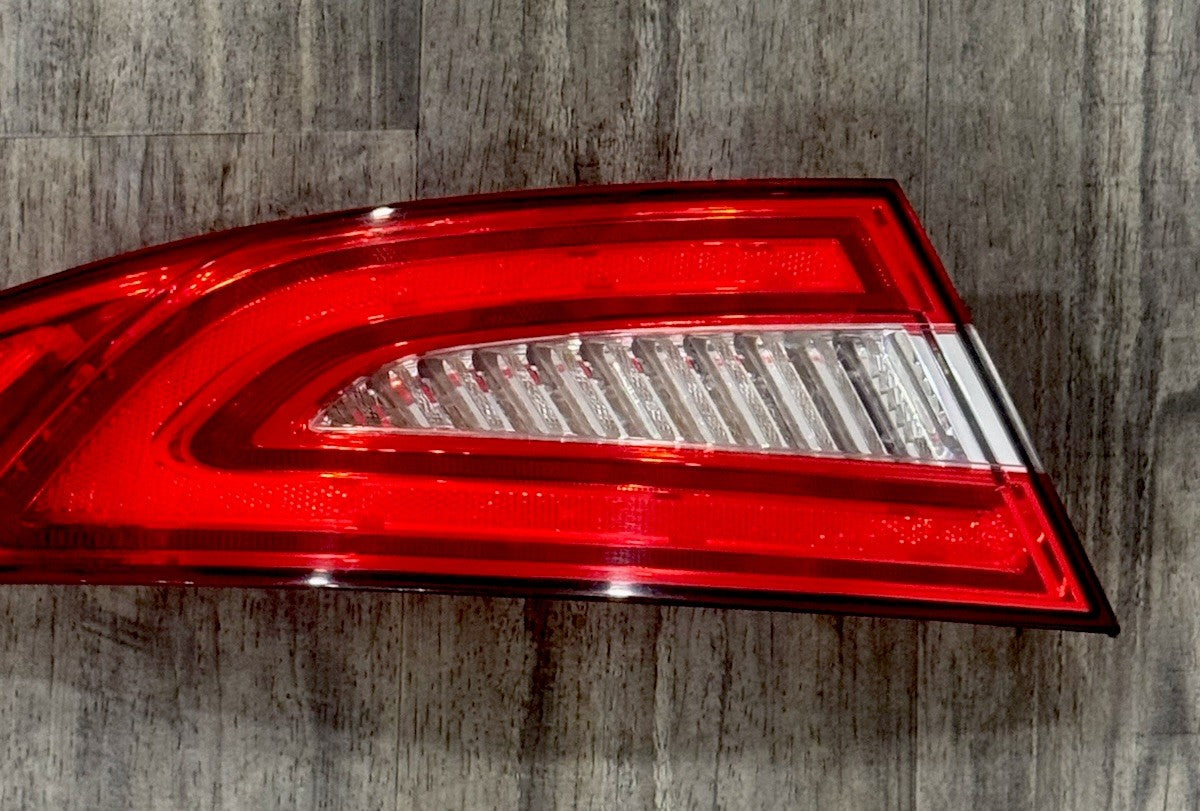 2012-2015 Jaguar XF Rear Left Driver Side Tail Light Assembly Oem Genuine