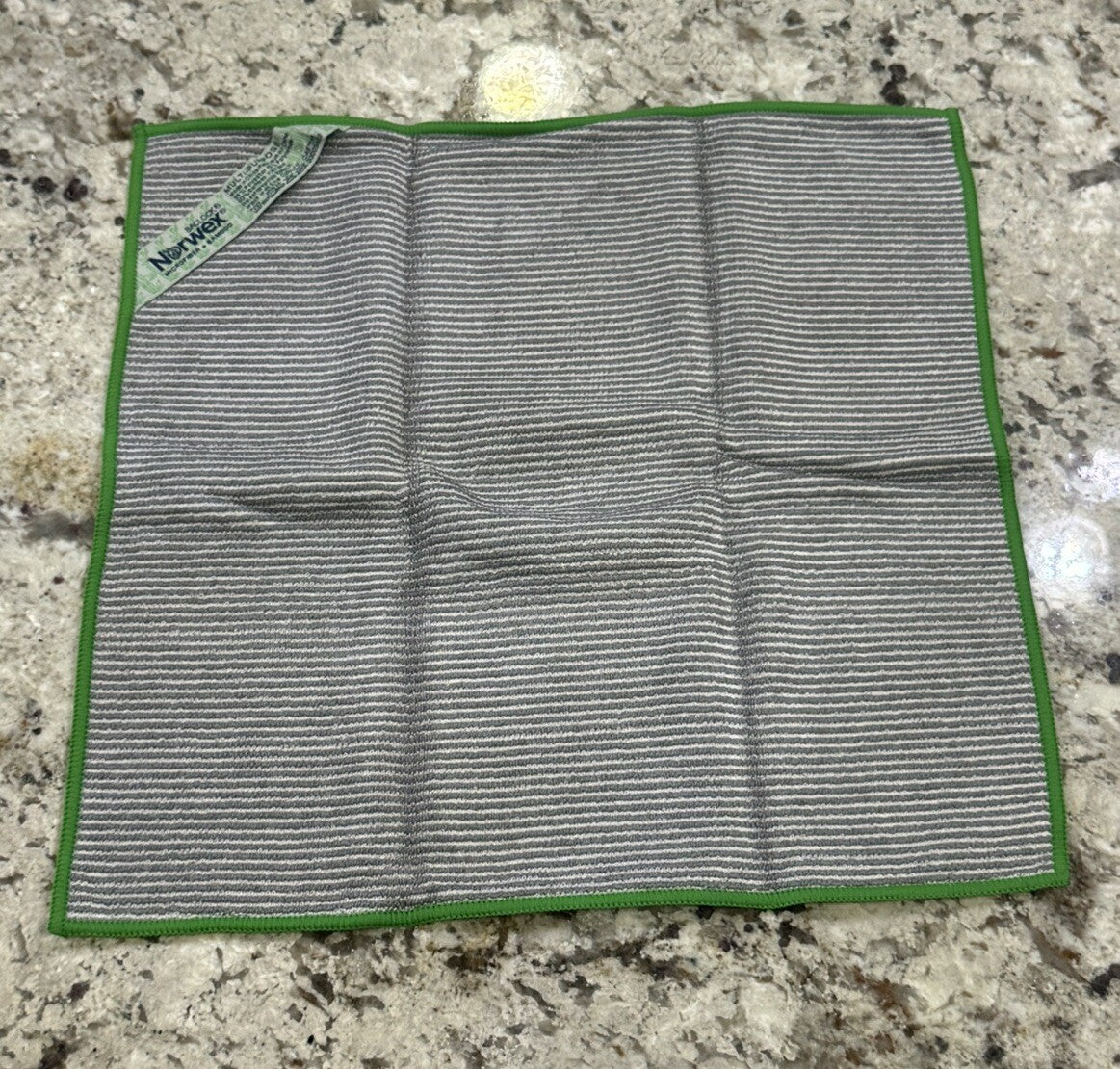 NEW Norwex Bamboo Multipurpose Cloth, Graphite/Green with BacLock 13.8" x 13.8"