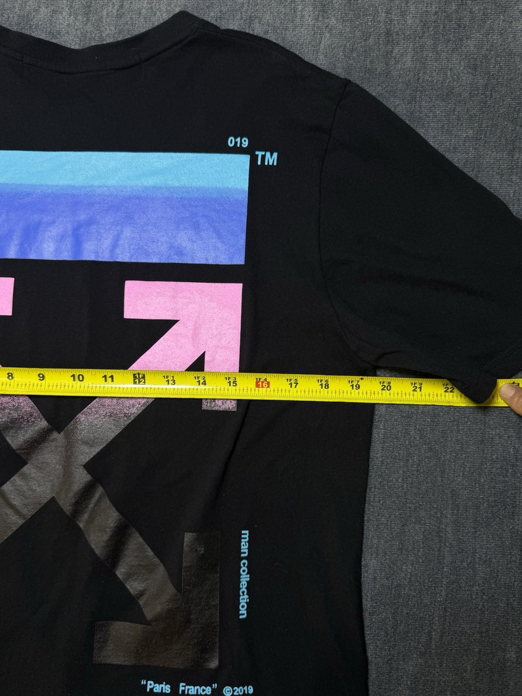 Off-White Men's Black Cotton T-Shirt Relaxed Fit Graphic Back Size Medium NEW