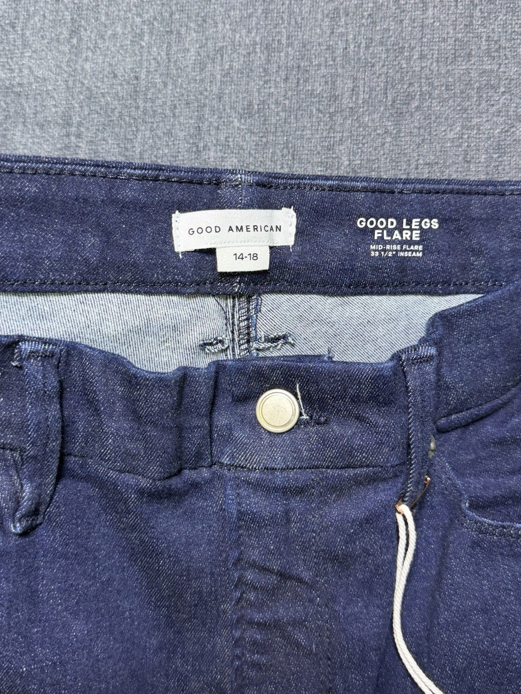 Good American Jeans Size 14-18 Mid-Rise Skinny fit With Flared color INDIGO. NWT