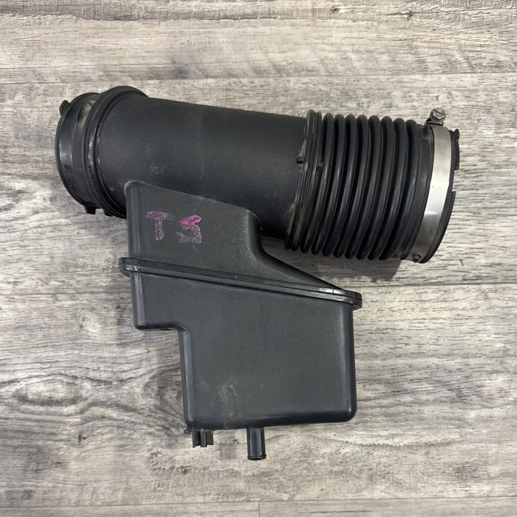 2008-2022 Toyota Sequoia 2007-2021 Tundra 5.7L Air Cleaner Resonator Tube OEM