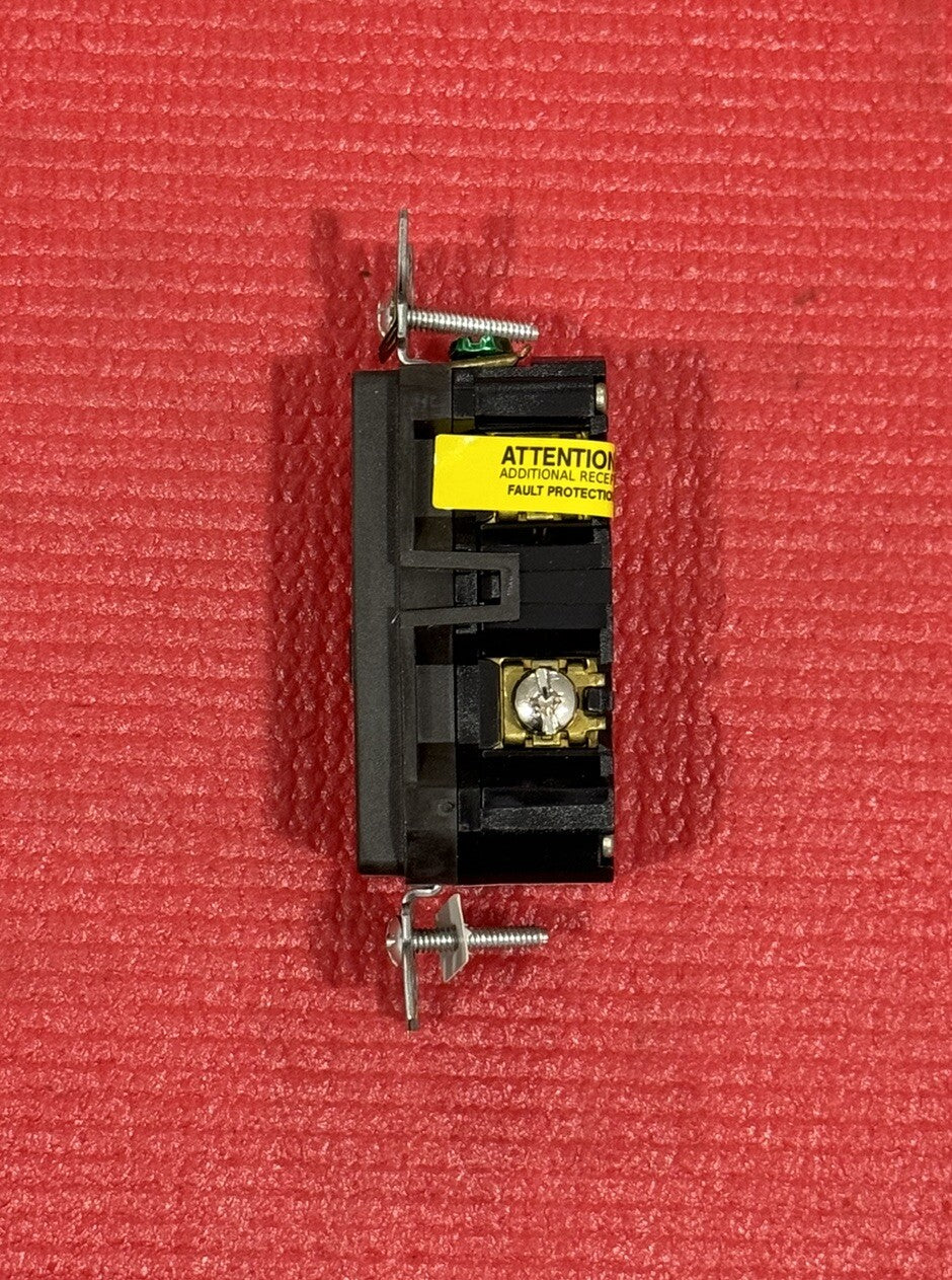 New Leviton 15A, 125V SmartlockPro Tamper Resistant GFCI Outlet, Black X7599-K