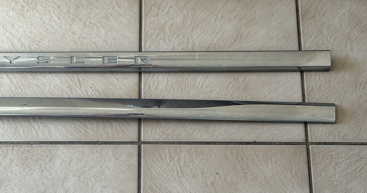 2011-2018 CHRYSLER TOWN COUNTRY SIDE DOOR TRIM MOLDING CHROME OEM PASSENGER SIDE