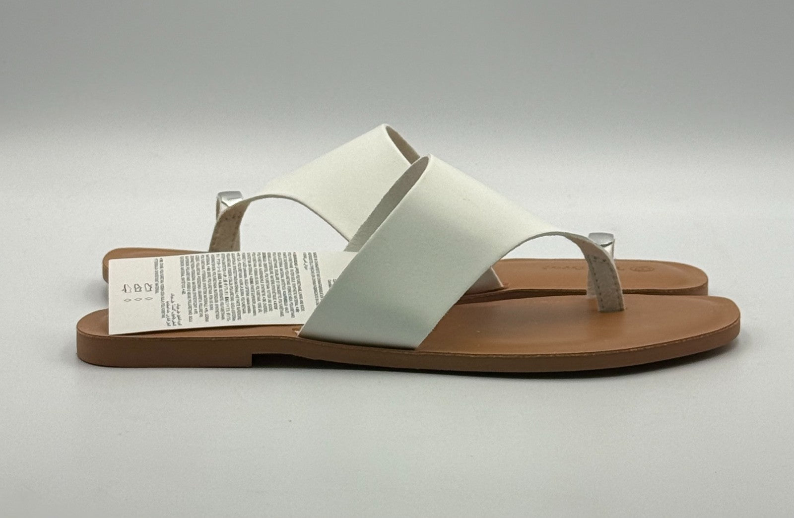 New The Drop Camilla Wide Thong Sandal Womens 9 White Leather Slip-On Flat Beach