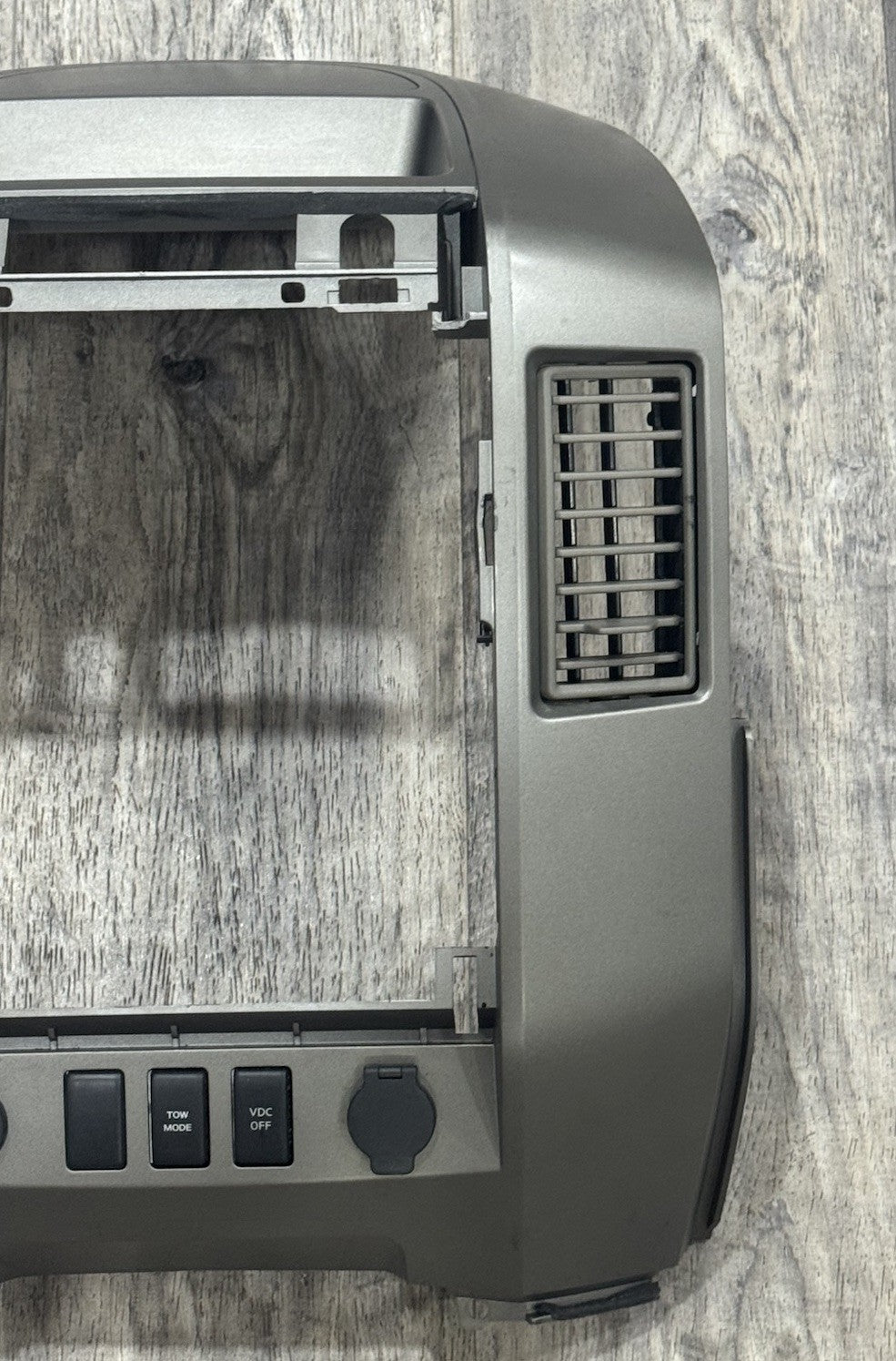 2004-2007 Nissan Titan Armada A/C Climate Radio Surround Bezel W/4x4 Switch OEM