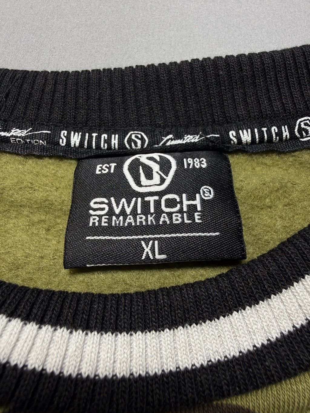 NWT Switch Remarkable Camo Sweatshirt Men's Size XL Green Long Sleeve Crew Neck