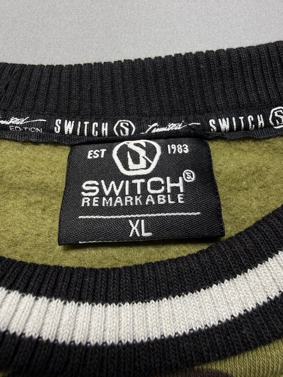 NWT Switch Remarkable Camo Sweatshirt Men's Size XL Green Long Sleeve Crew Neck