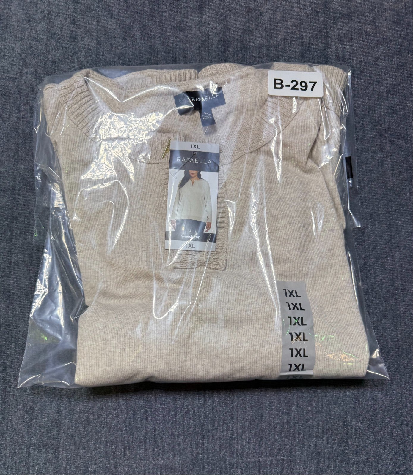NWT Rafaella V-Neck Top Women's 1XL Cream Long Sleeve Classic Fit Crewneck Chain