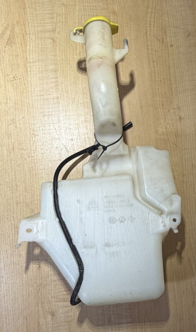 2011-2016 Town & Country 2011-20 Grand Caravan Windshield Washer Fluid Reservoir