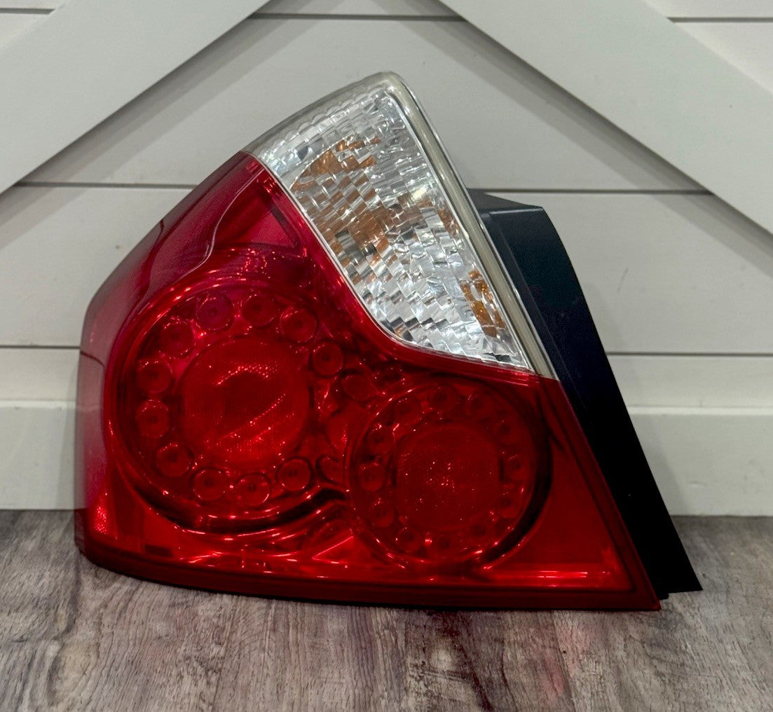 2006 2007 INFINITI M35 M45 LEFT DRIVER SIDE TAILLIGHT LED BRAKE LIGHT OEM