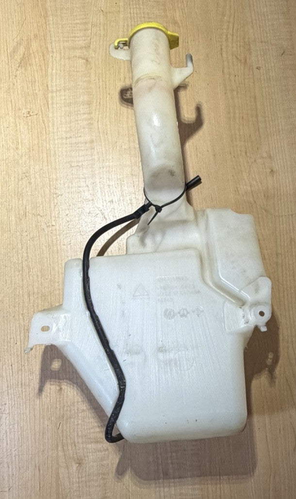 2011-2016 Town & Country 2011-20 Grand Caravan Windshield Washer Fluid Reservoir