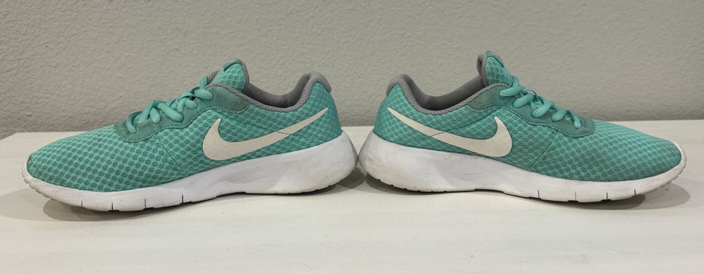 Nike Tanjuns Teal Sneakers with Signature Nike Logo Size 6Y Youth