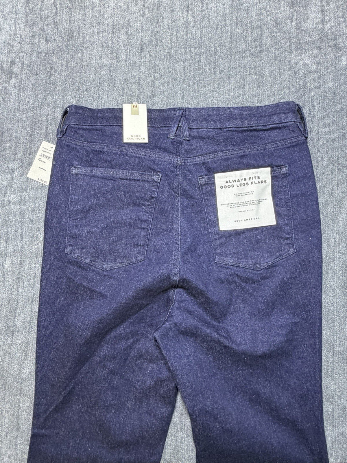 Good American Jeans Size 14-18 Mid-Rise Skinny fit With Flared color INDIGO. NWT