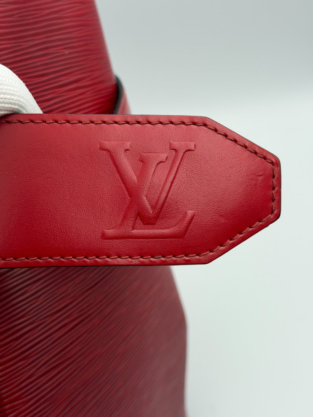 Louis Vuitton Sac d'Epaule Bucket Bag Women's PM Red Leather Adjustable Strap