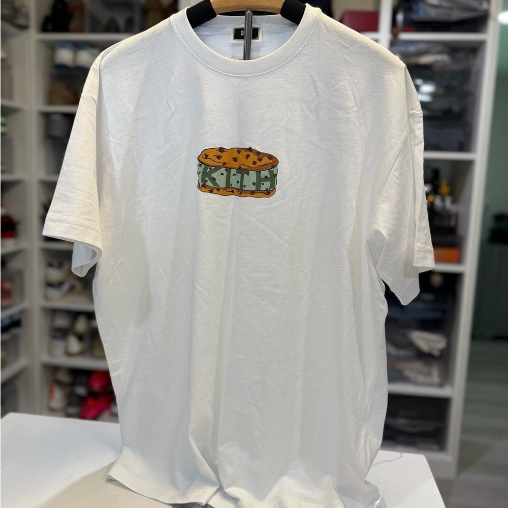 Kith treat - White Graphic T-Shirt - New Size L