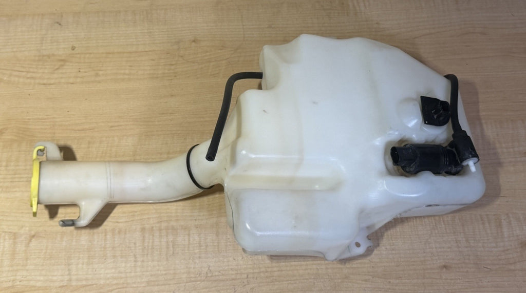 2011-2016 Town & Country 2011-20 Grand Caravan Windshield Washer Fluid Reservoir