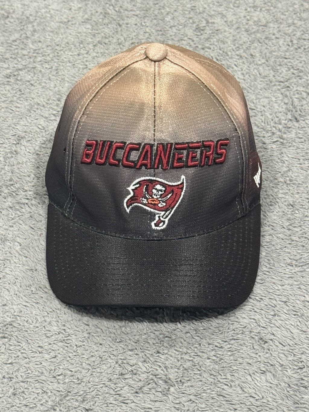 Vintage Puma NFL Tampa Bay Buccaneers Hat Pro Line Adjustable Cap Ombre