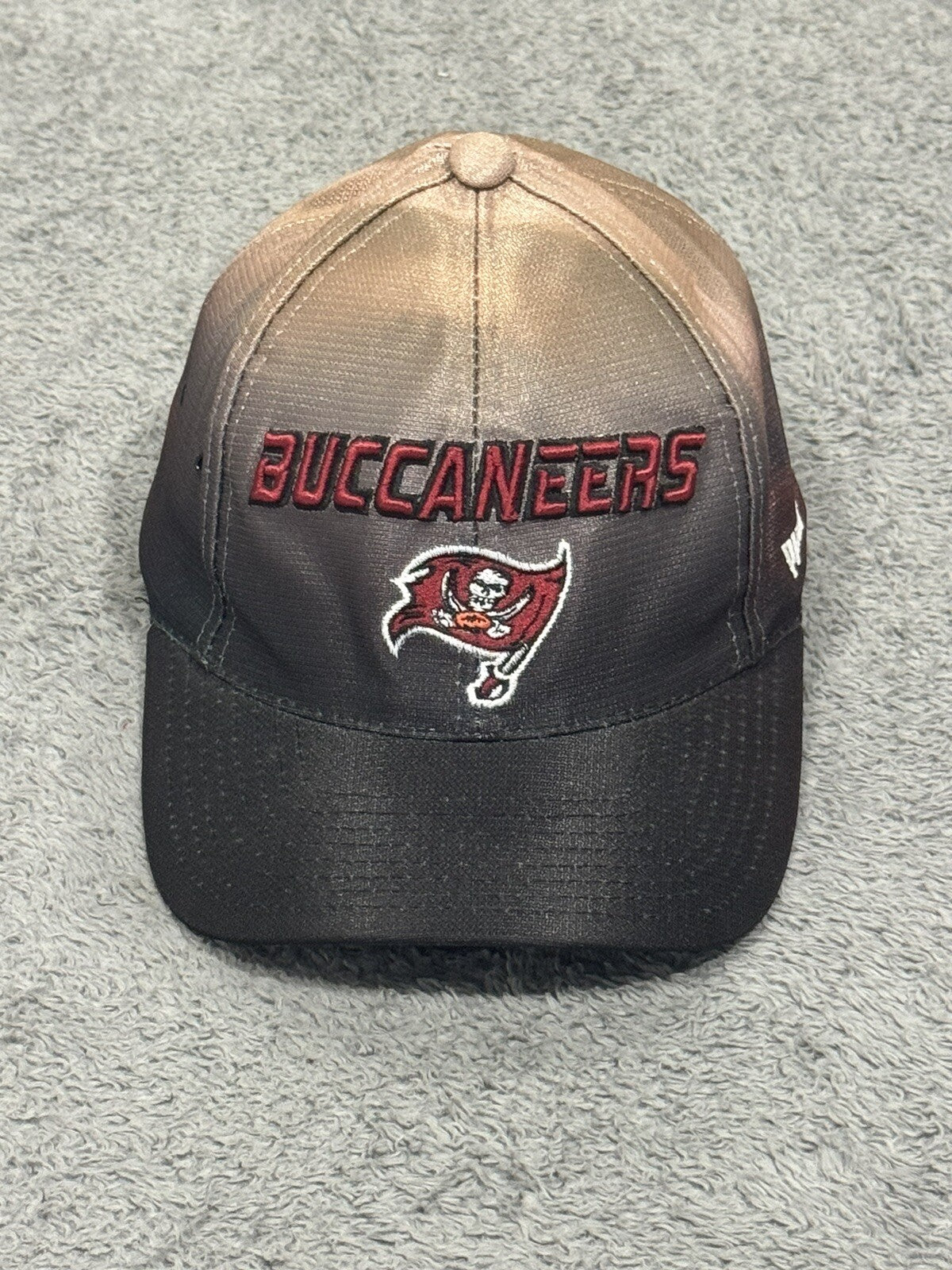 Vintage Puma NFL Tampa Bay Buccaneers Hat Pro Line Adjustable Cap Ombre
