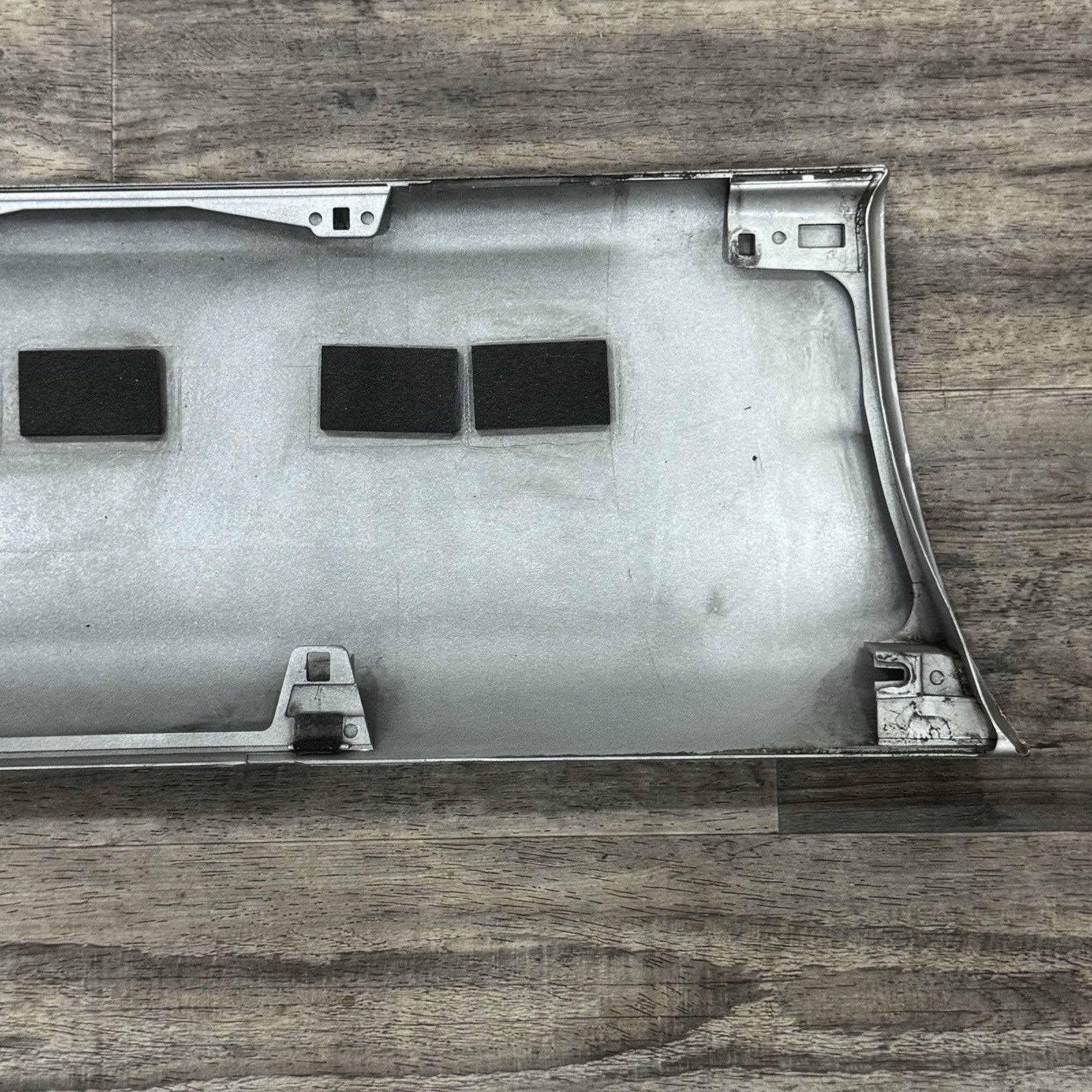 2003-05 TOYOTA 4RUNNER OEM SILVER FRONT RIGHT RH LOWER DOOR MOLDING FLARE TRIM