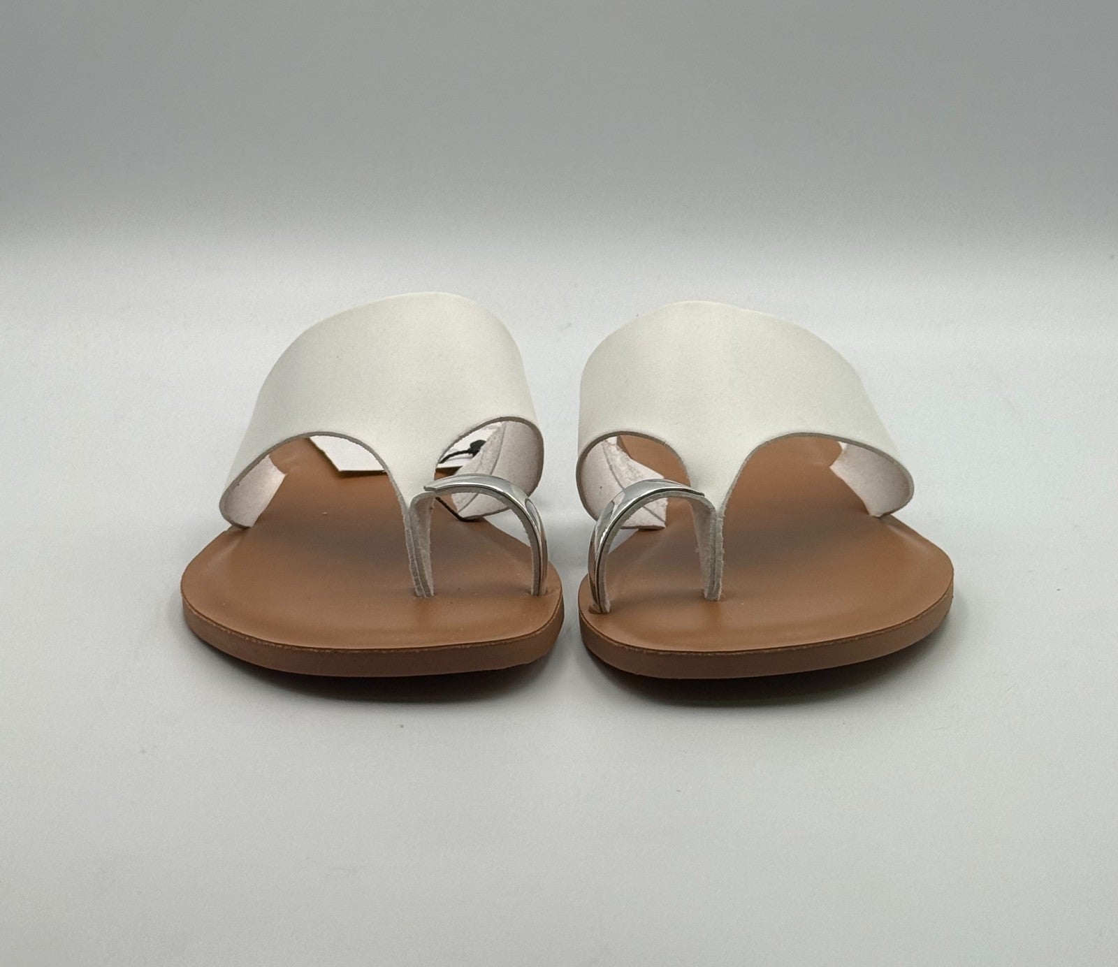 New The Drop Camilla Wide Thong Sandal Womens 9 White Leather Slip-On Flat Beach