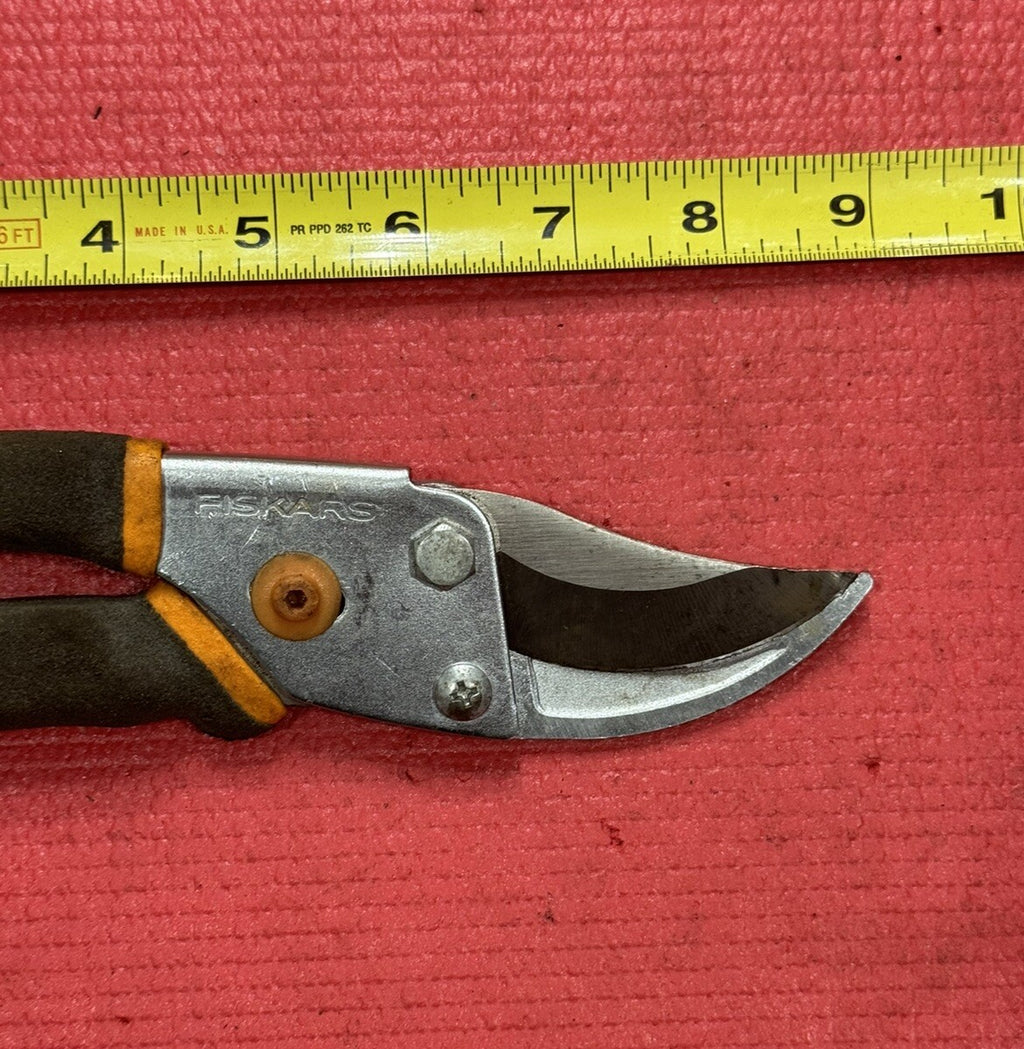 VINTAGE FISKARS EA0617 STEEL BYPASS HAND PRUNER CUSHIONED GRIP