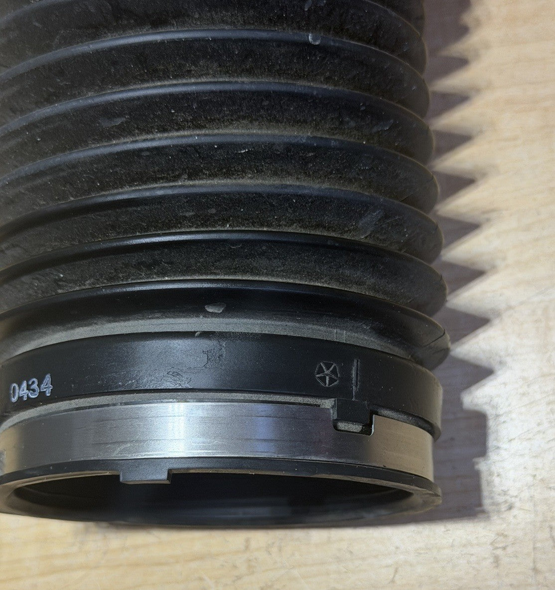 11-16 Town & Country 11-20 Grand Caravan Air intake Cleaner Hose Duct Tube Assy